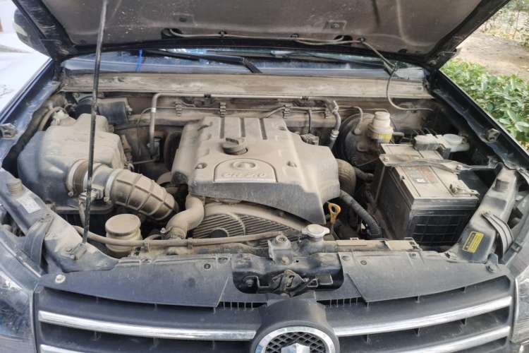 Used Great Wall Wingle 5 2013 2.0T European Version Two-Wheel Drive Elite Edition 6MT Big Double Cab GW4D20B Engine Bay