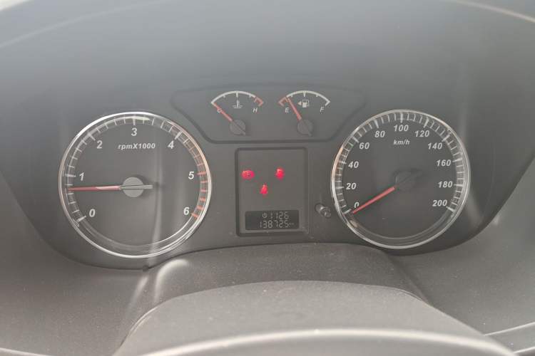 Used Great Wall Wingle 5 2013 2.0T European Version Two-Wheel Drive Navigation Edition 6MT Big Double-Cab GW4D20B Instrument Cluster