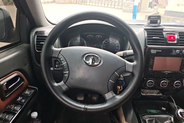Used Great Wall Wingle 5 2013 2.0T European Version Two-Wheel Drive Navigation Edition 6MT Big Double-Cab GW4D20B Steering Wheel