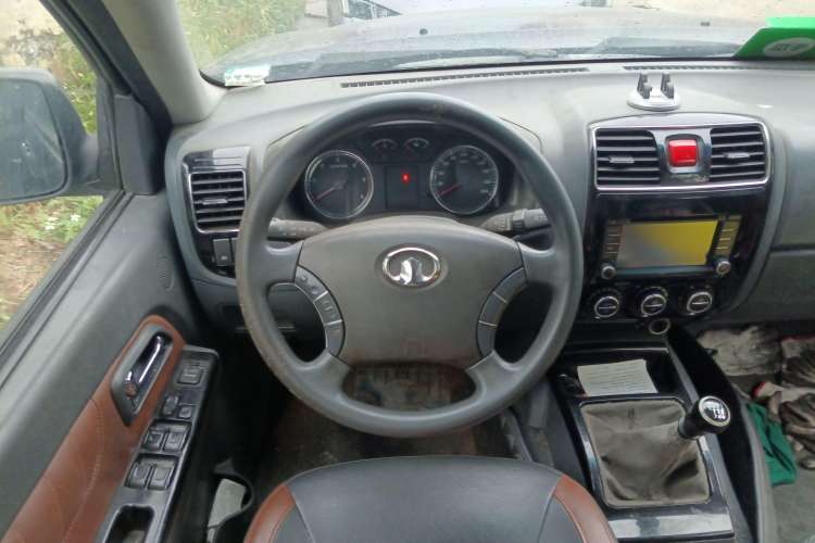 Used Great Wall Wingle 5 2013 2.0T European Version Two-Wheel Drive Elite Edition 6MT Big Double Cab GW4D20B Steering Wheel