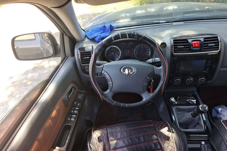 Used Great Wall Wingle 5 2013 2.0T European Version Two-Wheel Drive Elite Edition 6MT Big Double Cab GW4D20B Steering Wheel