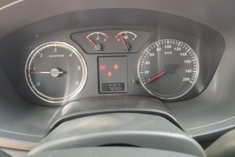 Used Great Wall Wingle 5 2013 2.0T European Version Two-Wheel Drive Elite Edition 6MT Compact Double-Cab GW4D20B Instrument Cluster