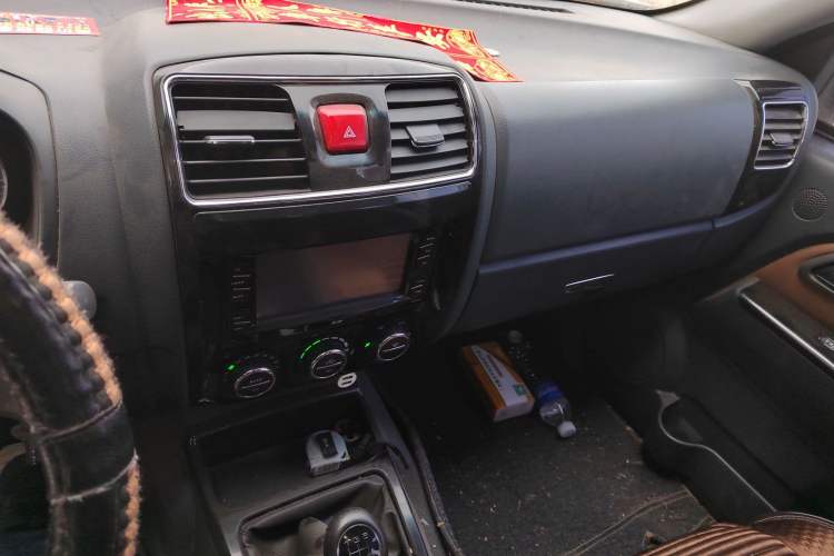 Used Great Wall Wingle 5 2013 2.4L European Version Two-Wheel Drive Elite Edition Big Double Cab – 4G69S4N Audio And AC Panel