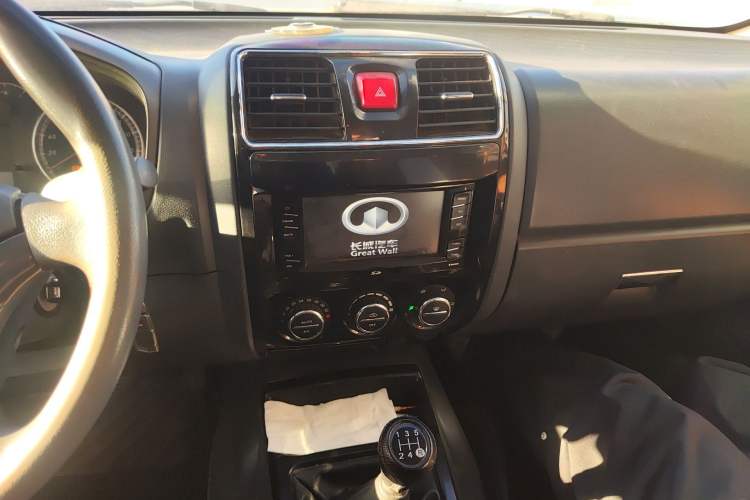 Used Great Wall Wingle 5 2013 2.4L European Version Two-Wheel Drive Elite Edition Big Double Cab – 4G69S4N Audio And AC Panel