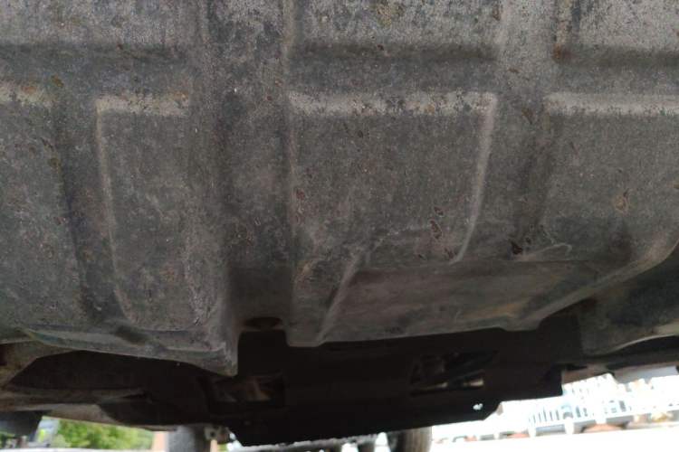 Used Great Wall Wingle 5 2013 2.8T European Version Two-Wheel Drive Elite Version Big Double-Cab GW2.8TC Chassis Front