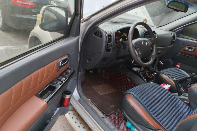 Used Great Wall Wingle 5 2013 2.8T European Version Two-Wheel Drive Elite Version Big Double-Cab GW2.8TC Driver Seat