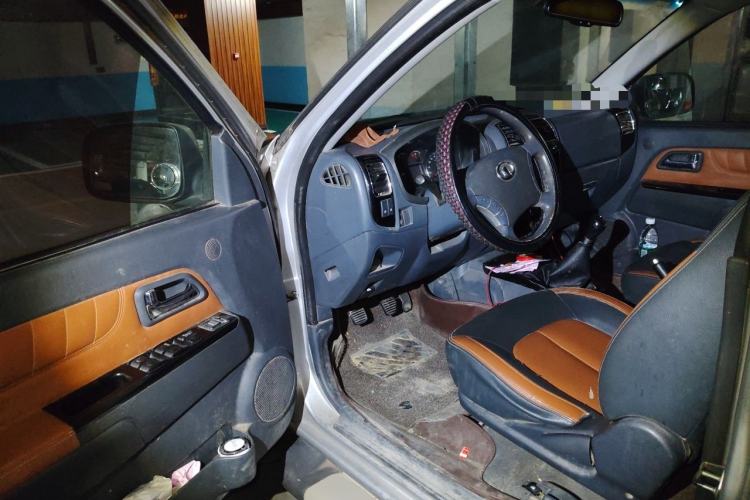 Used Great Wall Wingle 5 2013 2.8T European Version Two-Wheel Drive Elite Version Big Double-Cab GW2.8TC Driver Seat