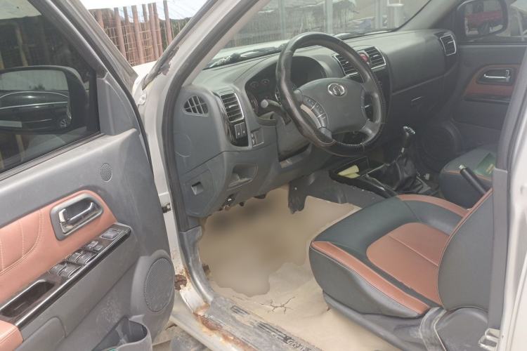 Used Great Wall Wingle 5 2013 2.8T European Version Two-Wheel Drive Elite Version Big Double-Cab GW2.8TC Driver Seat