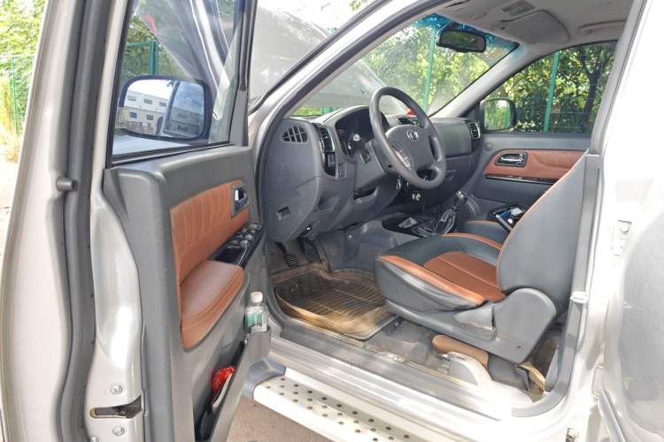 Used Great Wall Wingle 5 2013 2.0T European Version Two-Wheel Drive Elite Edition 6MT Big Double Cab GW4D20B Driver Seat