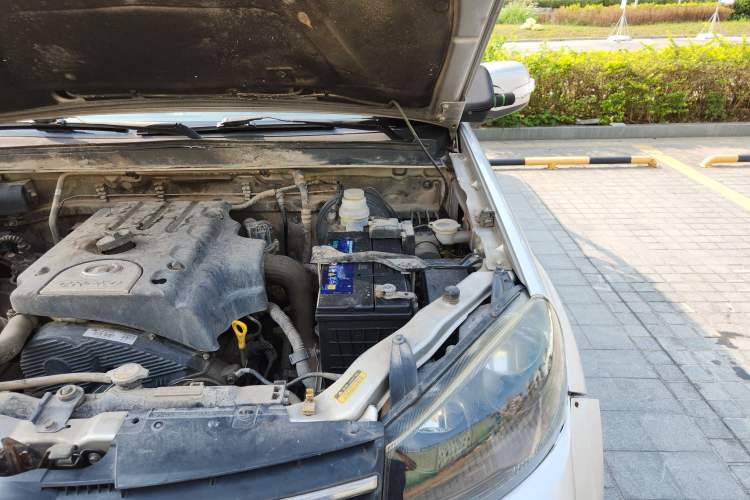 Used Great Wall Wingle 5 2013 2.0T European Version Two-Wheel Drive Elite Edition 6MT Big Double Cab GW4D20B Engine Bay Left