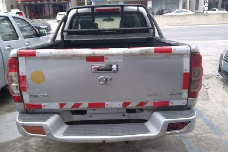 Used Great Wall Wingle 5 2013 2.0T European Version Two-Wheel Drive Elite Edition 6MT Big Double Cab GW4D20B Exterior 3