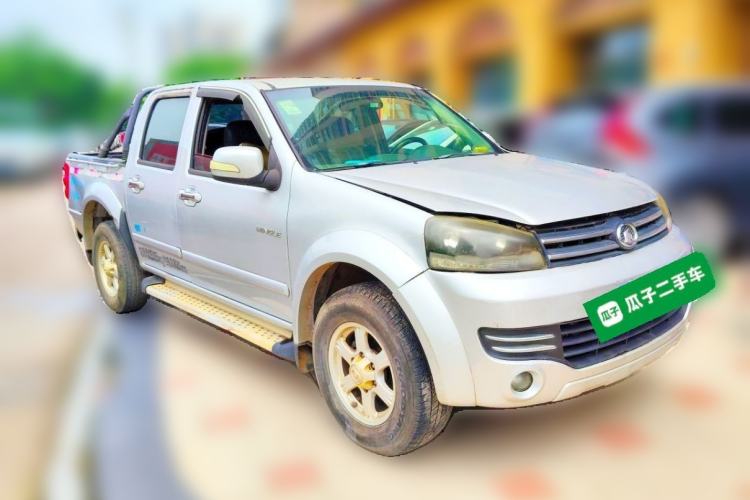 Used Great Wall Wingle 5 2013 2.0T European Version Two-Wheel Drive Navigation Edition 6MT Small Double-Cab GW4D20B Front Right 45 Deg