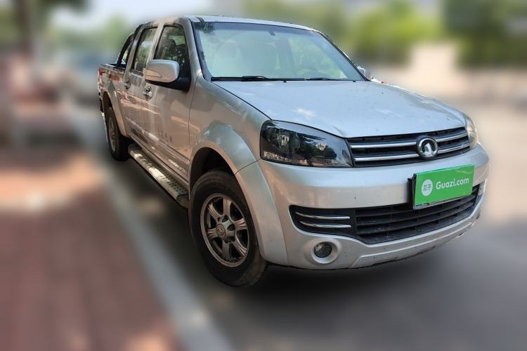 Used Great Wall Wingle 5 2013 2.0T European Version Two-Wheel Drive Elite Edition 6MT Big Double Cab GW4D20B Front Right 45 Deg