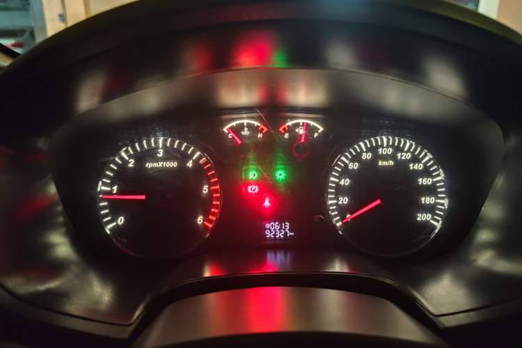 Used Great Wall Wingle 5 2013 2.0T European Version Two-Wheel Drive Elite Edition 6MT Big Double Cab GW4D20B Instrument Cluster
