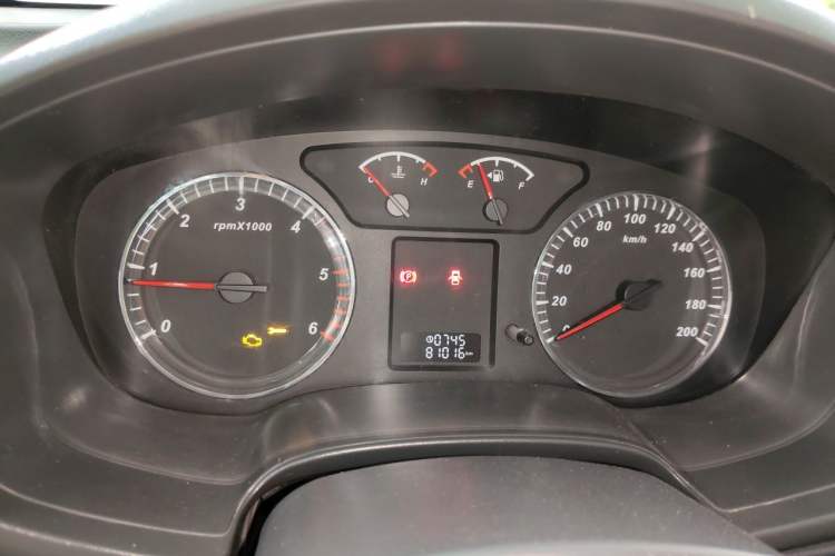 Used Great Wall Wingle 5 2013 2.8T European Version Two-Wheel Drive Elite Version Big Double-Cab GW2.8TC Instrument Cluster