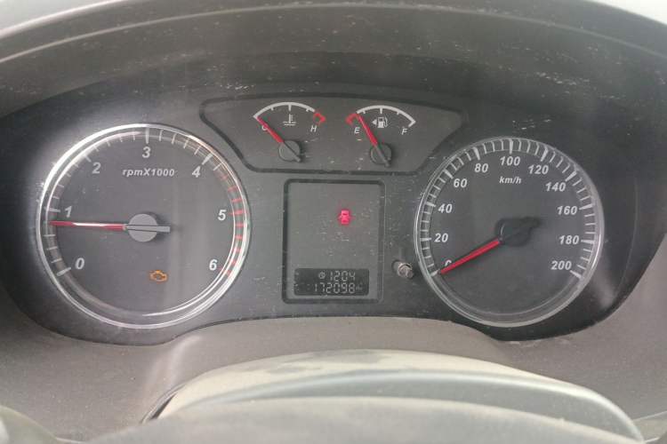 Used Great Wall Wingle 5 2013 2.8T European Version Two-Wheel Drive Elite Version Big Double-Cab GW2.8TC Instrument Cluster