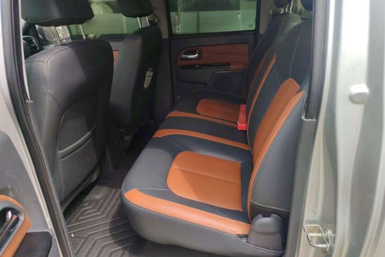 Used Great Wall Wingle 5 2013 2.8T European Version Two-Wheel Drive Elite Version Big Double-Cab GW2.8TC Interior 1