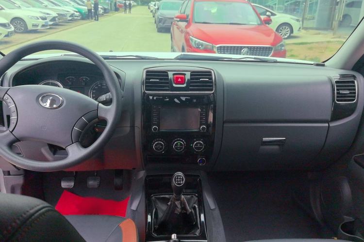 Used Great Wall Wingle 5 2013 2.8T European Version Two-Wheel Drive Elite Version Big Double-Cab GW2.8TC Interior 3