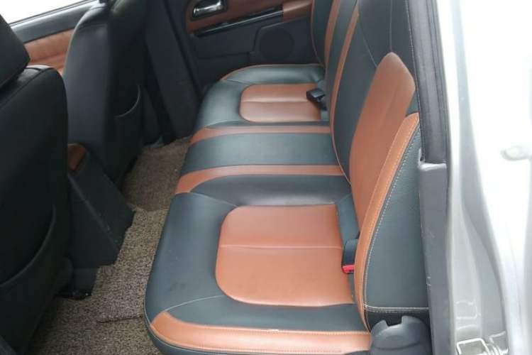Used Great Wall Wingle 5 2013 2.0T European Version Two-Wheel Drive Elite Edition 6MT Big Double Cab GW4D20B Interior 4