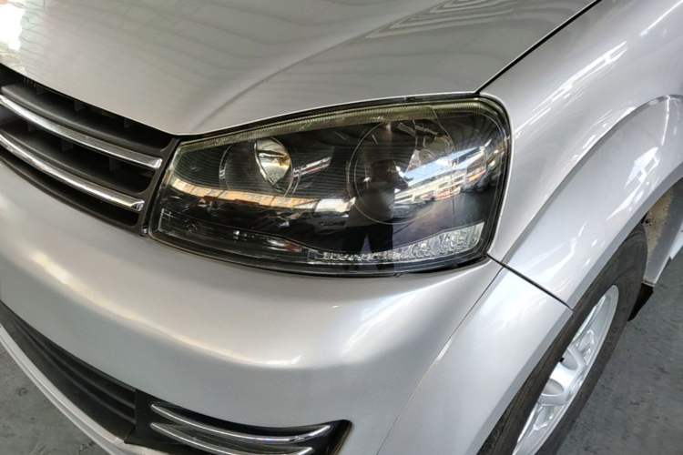 Used Great Wall Wingle 5 2013 2.0T European Version Two-Wheel Drive Elite Edition 6MT Compact Double-Cab GW4D20B Left Front Headlight