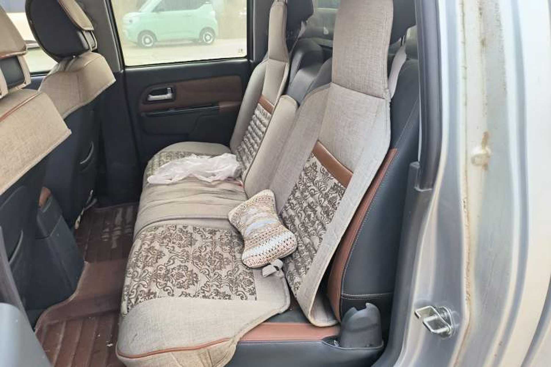 Used Great Wall Wingle 5 2013 2.4L European Version 4x4 Elite Model Big Double Cab – 4G69S4N Left Rear Seat