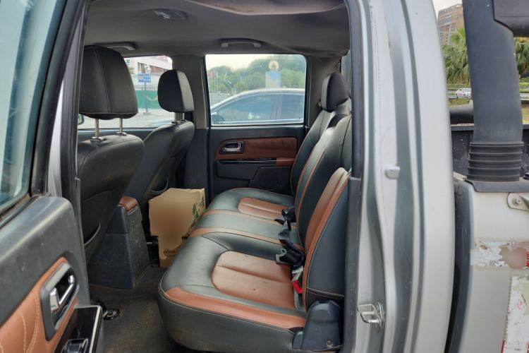 Used Great Wall Wingle 5 2013 2.0T European Version Two-Wheel Drive Elite Edition 6MT Big Double Cab GW4D20B Left Rear Seat