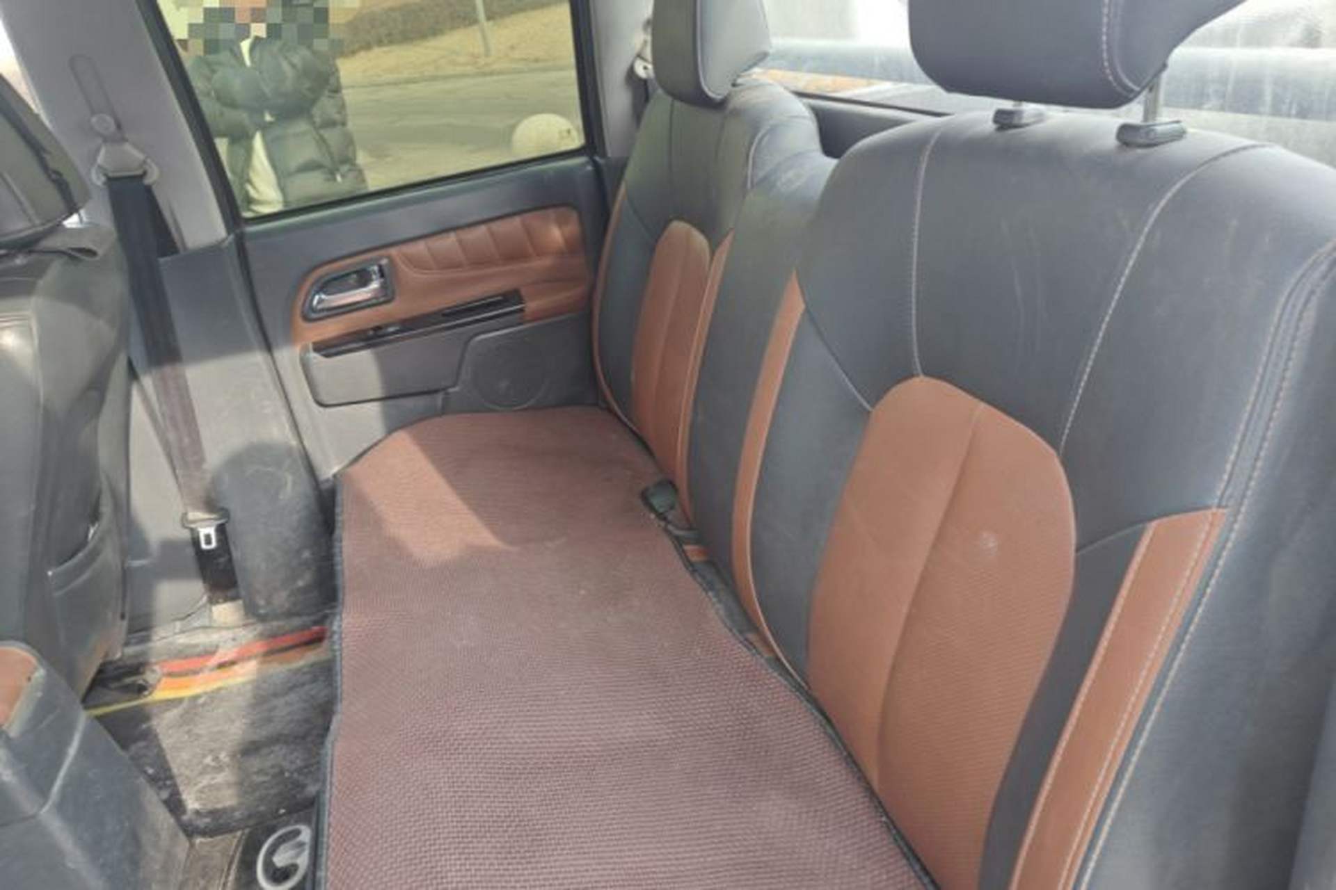 Used Great Wall Wingle 5 2013 2.0T European Edition Four-Wheel Drive Elite Model 6MT Big Double-Cab GW4D20B Left Rear Seat