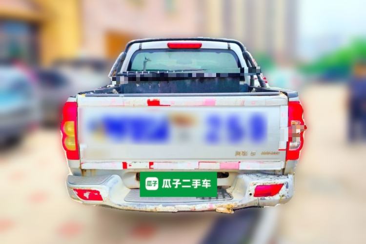 Used Great Wall Wingle 5 2013 2.0T European Version Two-Wheel Drive Navigation Edition 6MT Small Double-Cab GW4D20B Rear