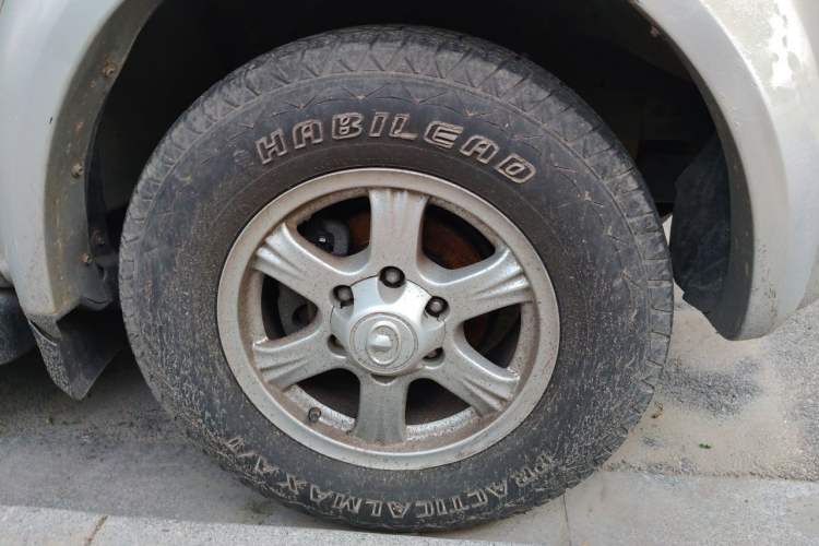 Used Great Wall Wingle 5 2013 2.8T European Version Two-Wheel Drive Elite Version Big Double-Cab GW2.8TC Right Front Wheel Hub