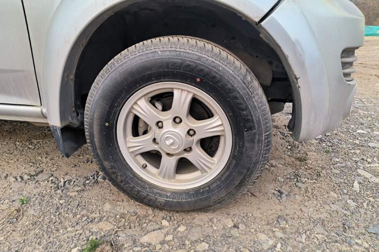 Used Great Wall Wingle 5 2013 2.4L European Version 4x4 Elite Model Big Double Cab – 4G69S4N Right Front Wheel Hub