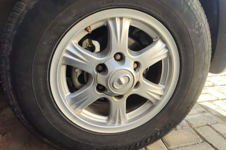Used Great Wall Wingle 5 2013 2.4L European Version Two-Wheel Drive Elite Edition Big Double Cab – 4G69S4N Right Front Wheel Hub