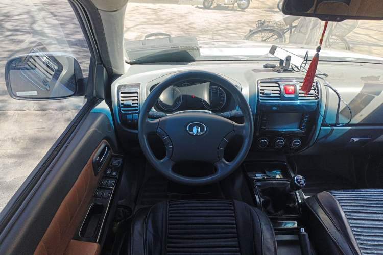 Used Great Wall Wingle 5 2013 2.0T European Version Two-Wheel Drive Elite Edition 6MT Big Double Cab GW4D20B Steering Wheel