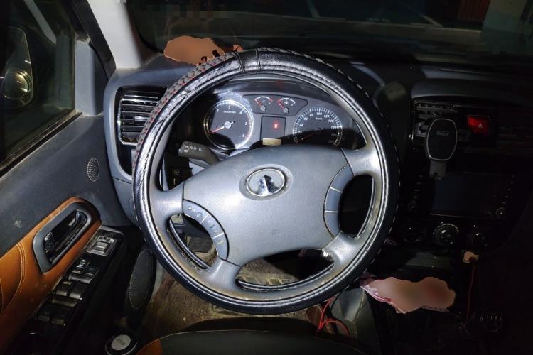 Used Great Wall Wingle 5 2013 2.8T European Version Two-Wheel Drive Elite Version Big Double-Cab GW2.8TC Steering Wheel