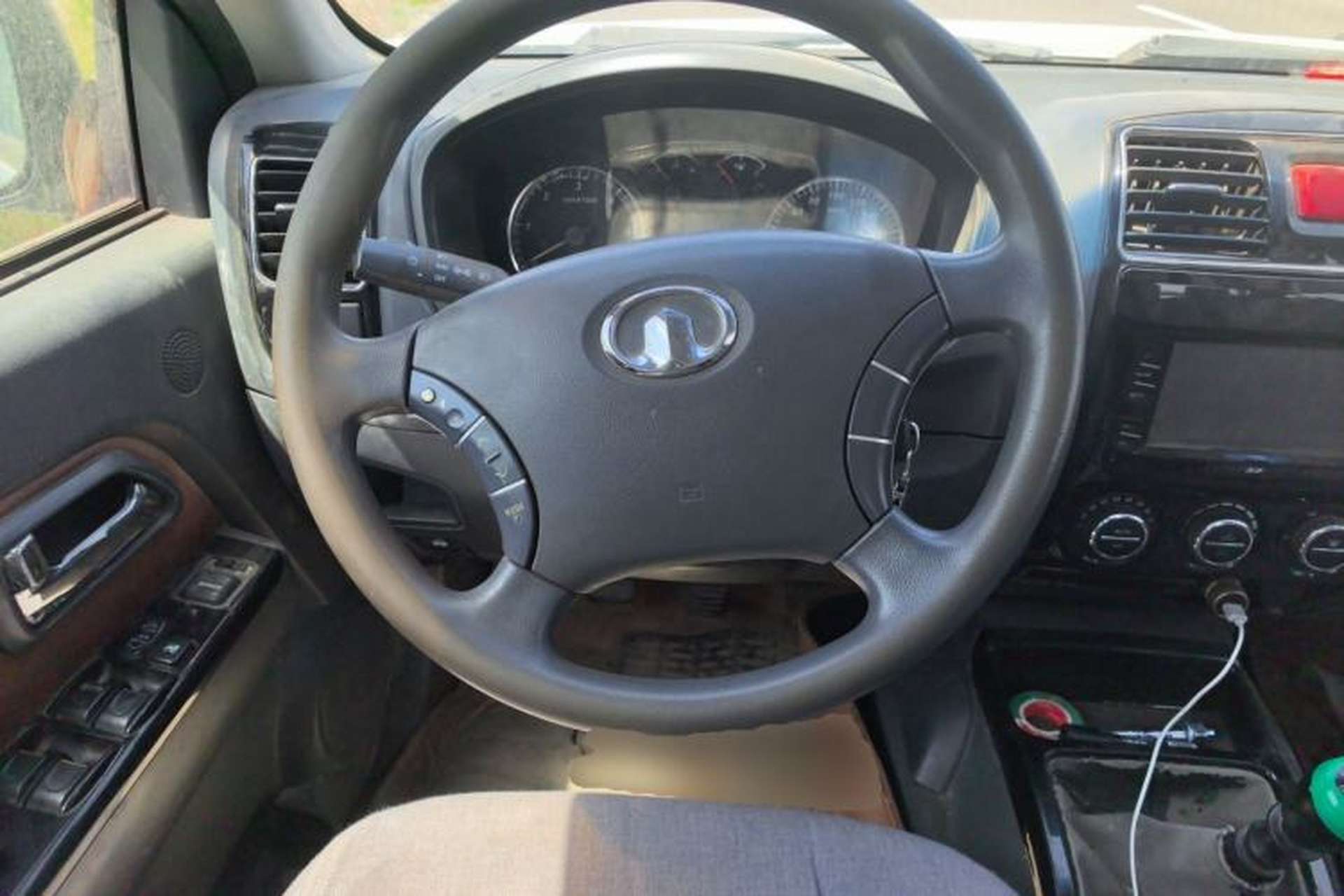 Used Great Wall Wingle 5 2013 2.0T European Version Two-Wheel Drive Elite Edition 6MT Big Double Cab GW4D20B Steering Wheel