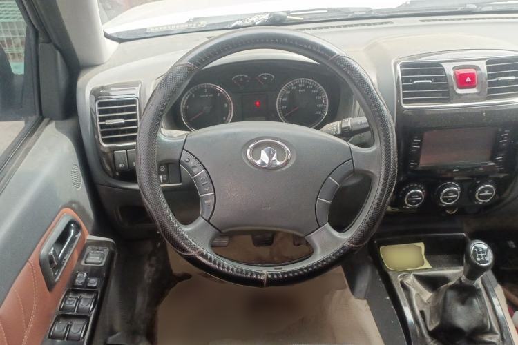 Used Great Wall Wingle 5 2013 2.8T European Version Two-Wheel Drive Elite Version Big Double-Cab GW2.8TC Steering Wheel