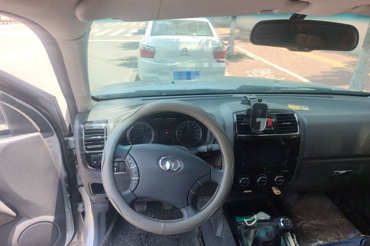 Used Great Wall Wingle 5 2013 2.0T European Version Two-Wheel Drive Elite Edition 6MT Big Double Cab GW4D20B Steering Wheel