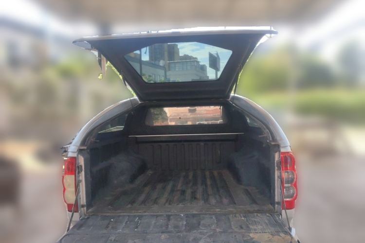 Used Great Wall Wingle 5 2013 2.0T European Version 4WD Elite Edition 6MT Short Double Cab GW4D20B Trunk