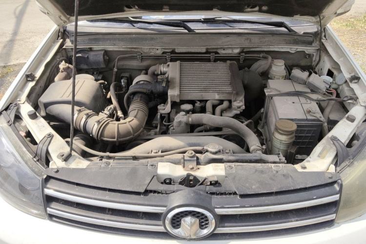 Used Great Wall Wingle 5 2013 2.8T European Version Two-Wheel Drive Elite Version Big Double-Cab GW2.8TC Engine Bay