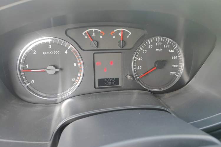 Used Great Wall Wingle 5 2013 2.8T European Version Two-Wheel Drive Elite Version Big Double-Cab GW2.8TC Instrument Cluster