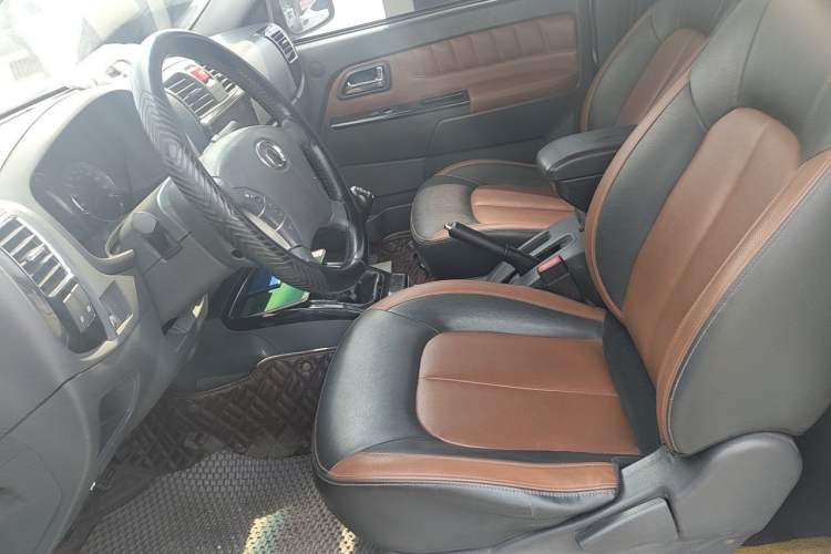 Used Great Wall Wingle 5 2013 2.8T European Version Two-Wheel Drive Elite Version Big Double-Cab GW2.8TC Left Front Seat