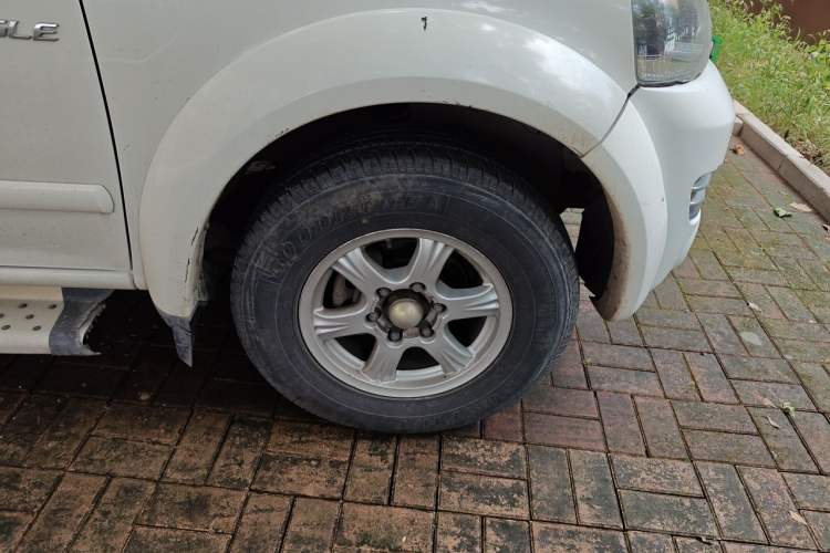 Used Great Wall Wingle 5 2013 2.8T European Version Two-Wheel Drive Elite Version Big Double-Cab GW2.8TC Right Front Wheel Hub