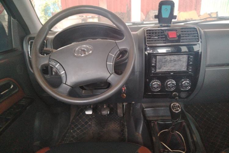 Used Great Wall Wingle 5 2013 2.8T European Version Two-Wheel Drive Elite Version Big Double-Cab GW2.8TC Steering Wheel