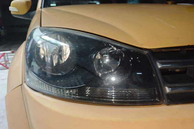 Used Great Wall Wingle 5 2013 2.0T European Version Two-Wheel Drive Elite Edition 6MT Big Double Cab GW4D20B Right Front Headlight