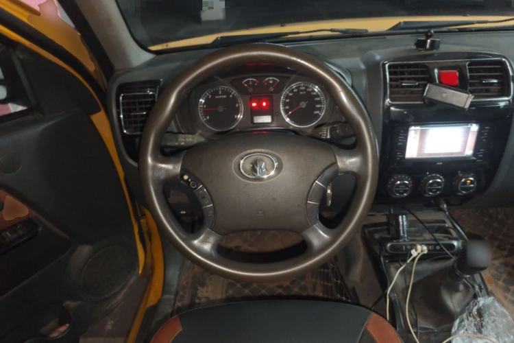 Used Great Wall Wingle 5 2013 2.0T European Version Two-Wheel Drive Elite Edition 6MT Big Double Cab GW4D20B Steering Wheel
