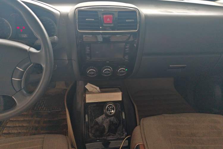 Used Great Wall Wingle 5 2014 2.8T Entry-Level Big Double-Cab GW2.8TC Audio And AC Panel