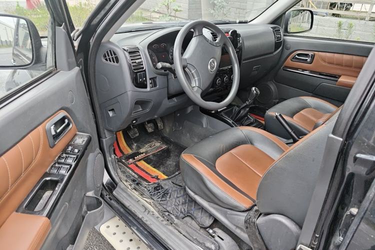 Used Great Wall Wingle 5 2014 2.8T Entry-Level Big Double-Cab GW2.8TC Driver Seat