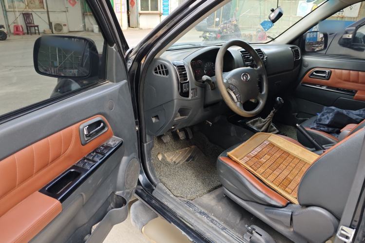 Used Great Wall Wingle 5 2014 2.4L European Version Two-Wheel Drive Entry-Level Big Double-Cab 4G69S4N Driver Seat