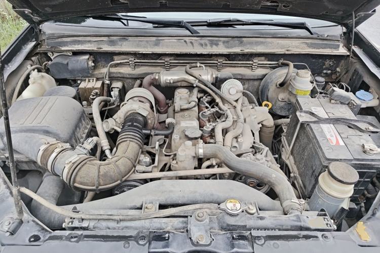 Used Great Wall Wingle 5 2014 2.8T Entry-Level Big Double-Cab GW2.8TC Engine Bay