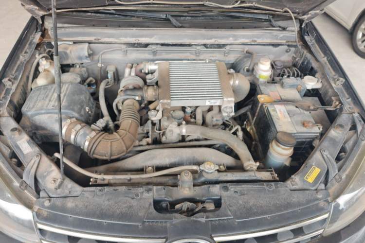 Used Great Wall Wingle 5 2014 2.8T Entry-Level Big Double-Cab GW2.8TC Engine Bay