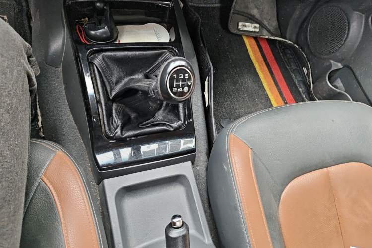 Used Great Wall Wingle 5 2014 2.8T Entry-Level Big Double-Cab GW2.8TC Gear Lever